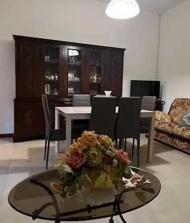 Corona Apartment *