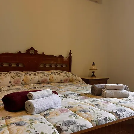 Corona Apartments Daire Terralba